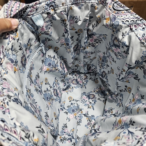 Vera Bradley Soft Sky Paisley Grand Tote Bag - Picture 7 of 13